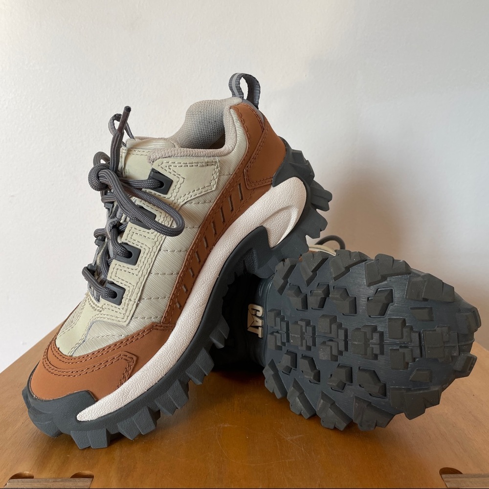 CAT Intruder Shoe in Cashew, size 5